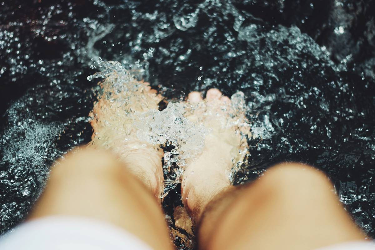 Infographic showing how foot neglect leads to systemic issues: cracked heels → infection risk; poor circulation → slow healing; fungal nails → spread to hands